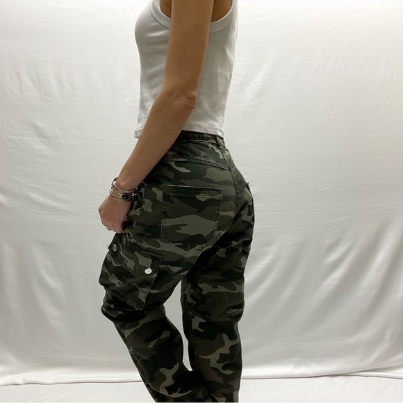 Urban Heritage Cargo camo military pants green Size XS fits 26 woman’s - Picture 5 of 16